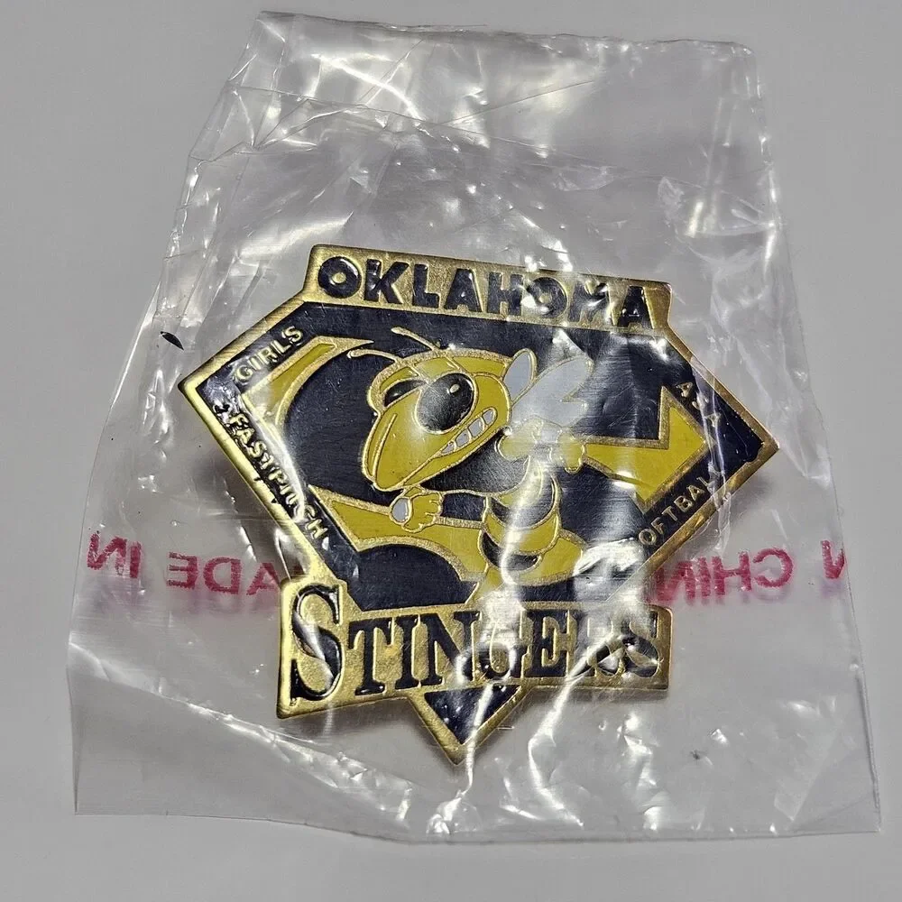 Oklahoma Stingers Fastpitch Softball Enamel Lapel Pin Gold Tone